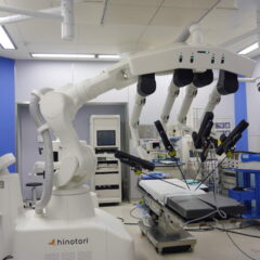 手術支援ロボット「hinotori」