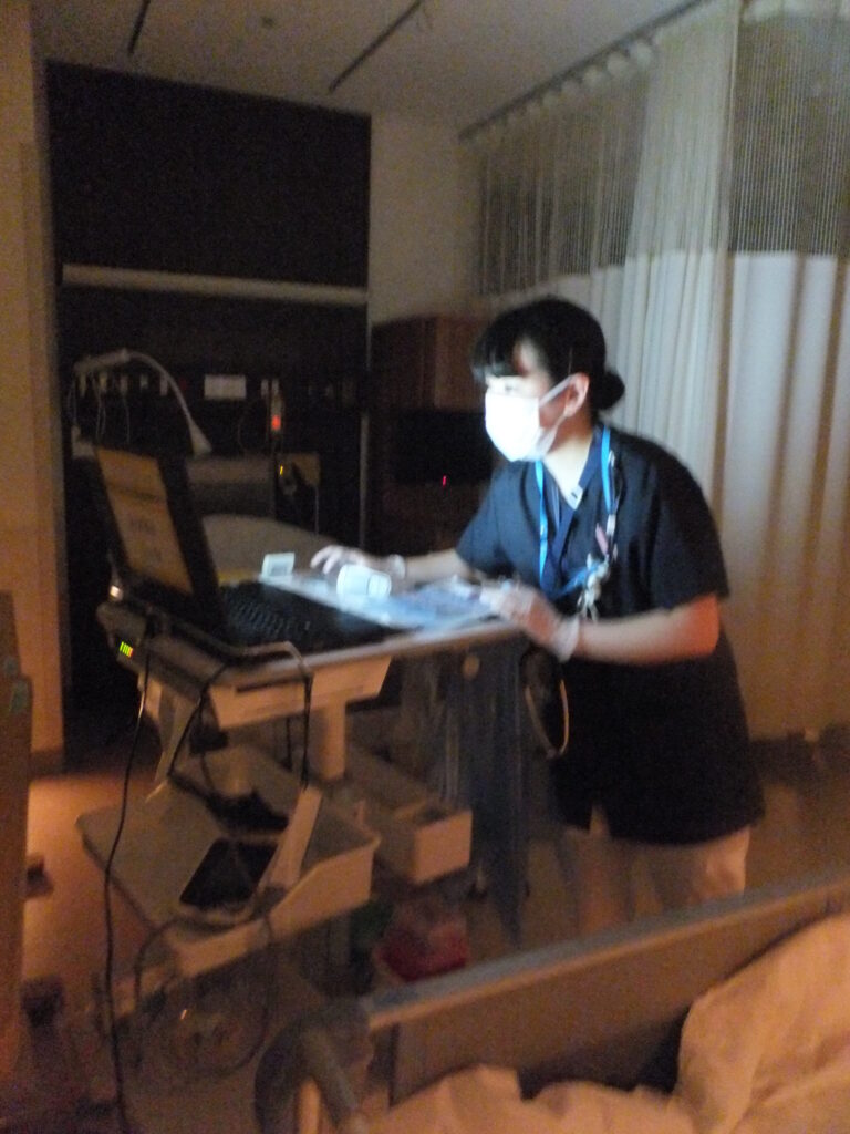 検温と内服薬の配布と看護記録