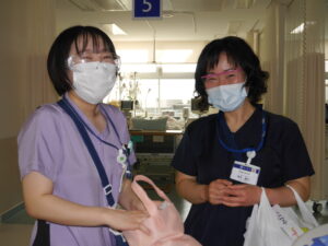 ICU ・ CCU へ申し送りに行きます
